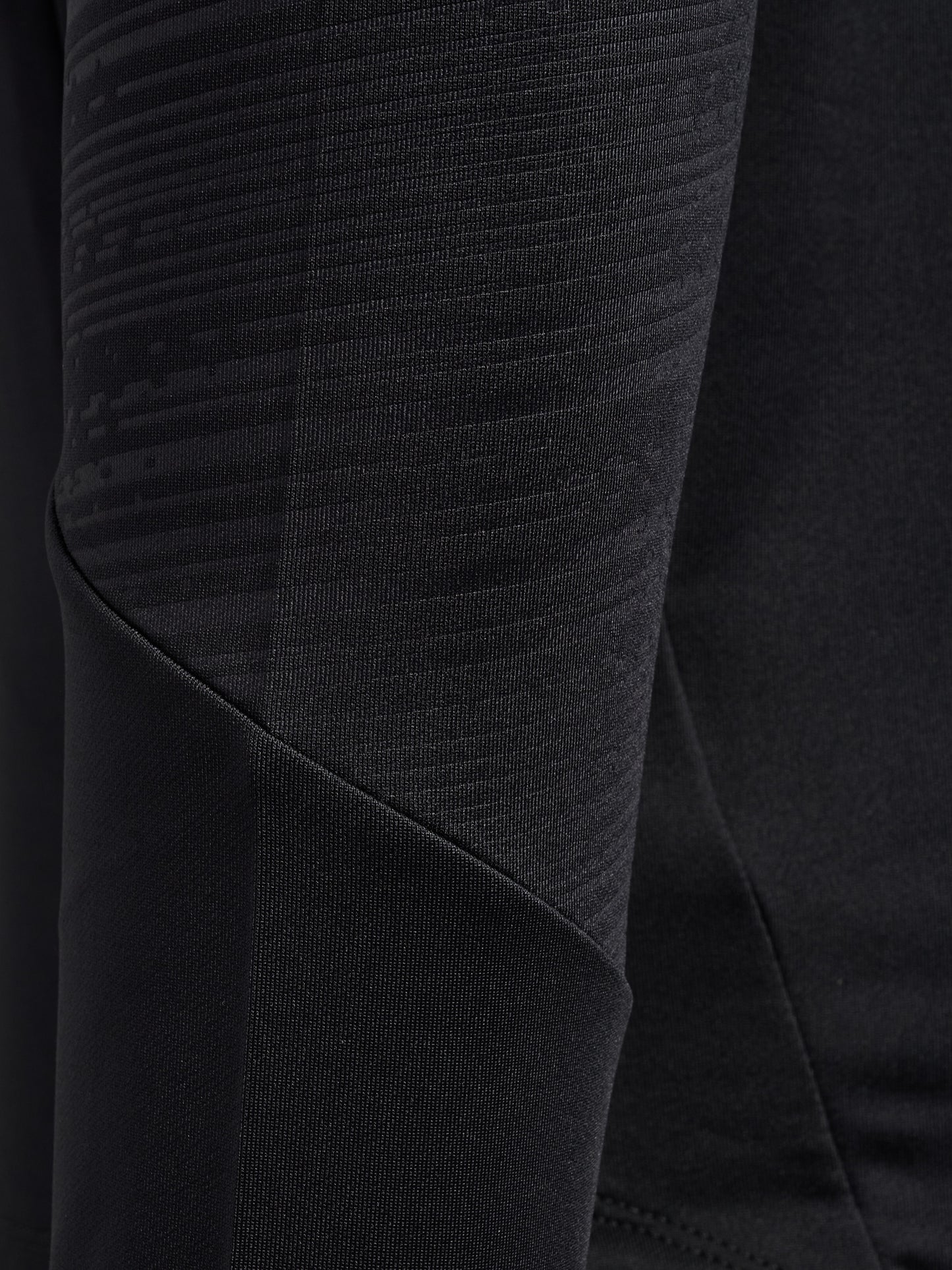 2001-BLACK