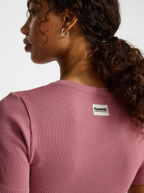 hmlPULSE SEAMLESS RIB W T-SHIRT S/S