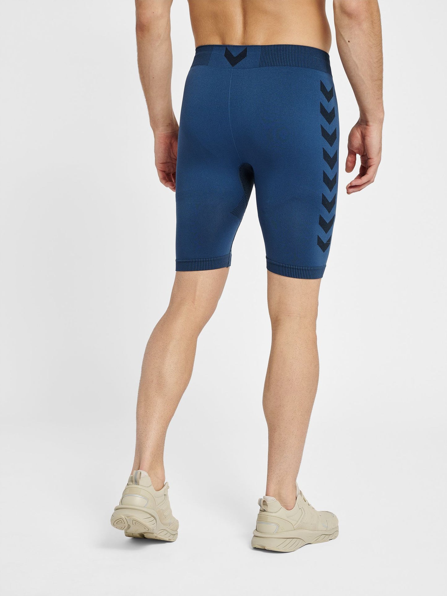 hmlFIRST SEAMLESS TRAINING SHORT TIGHTS