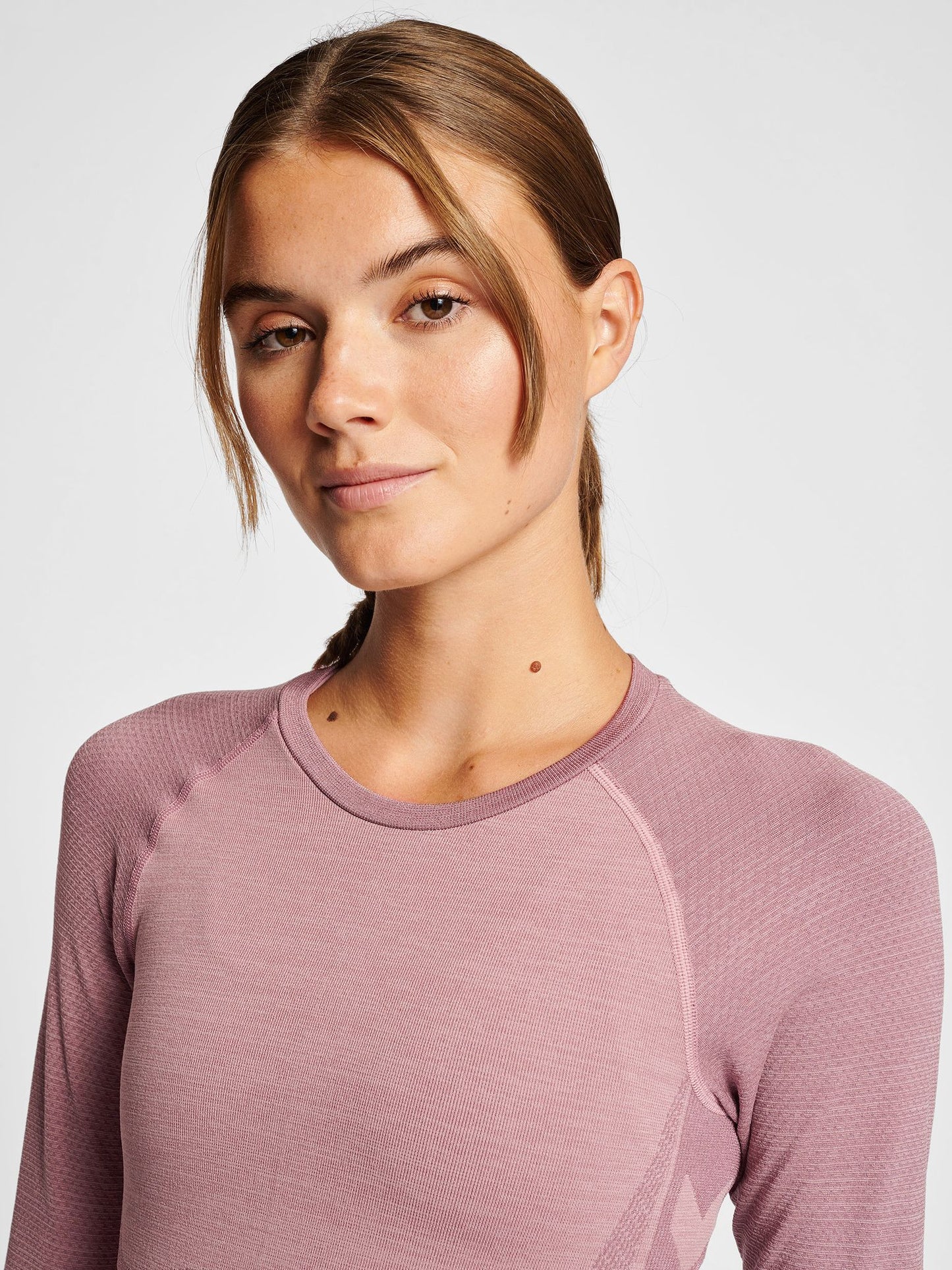 hmlCLEA SEAMLESS TIGHT T-SHIRT LS