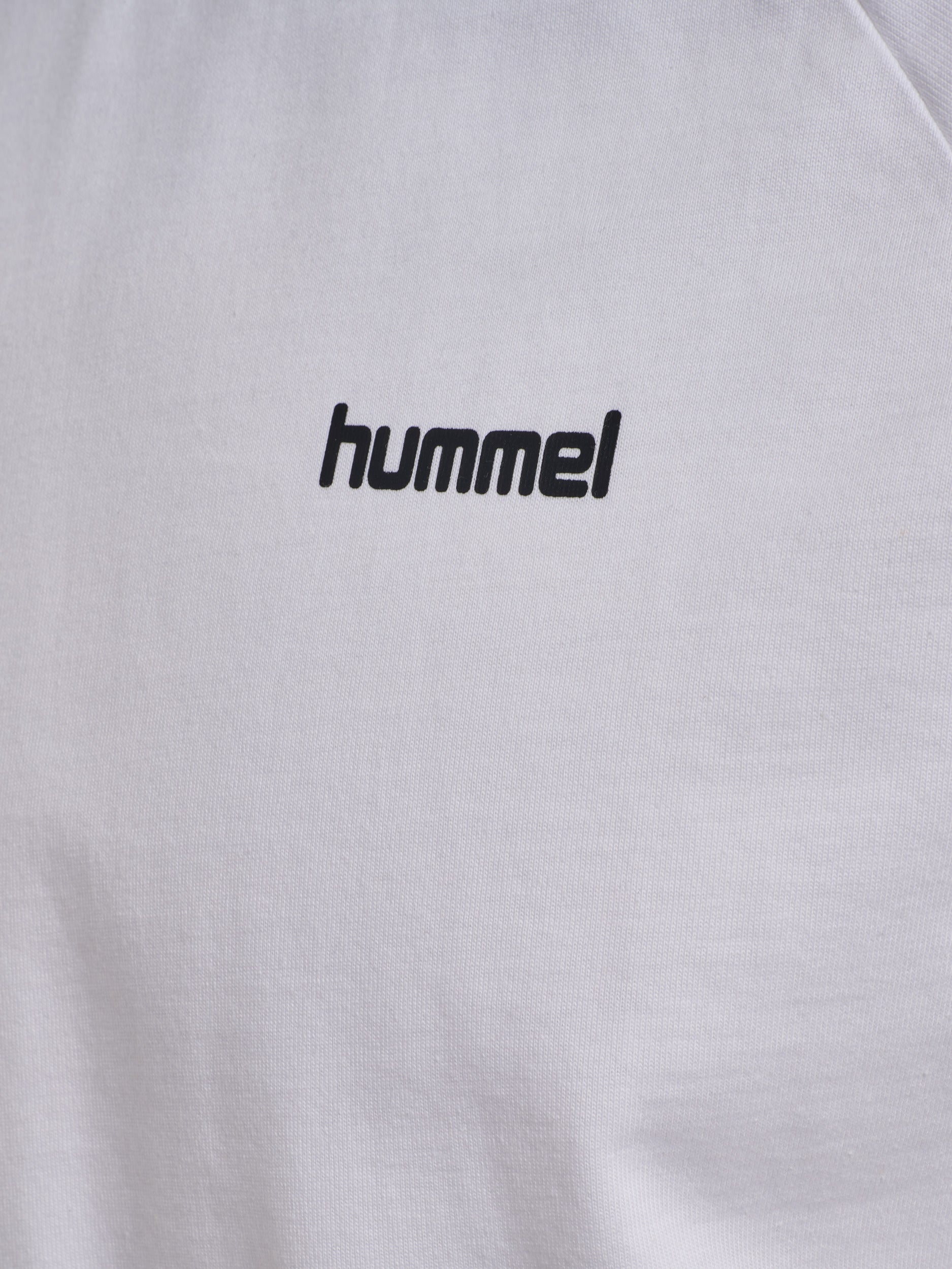 hmlKEEPER CHEVRON T-SHIRT S/S – WHITE