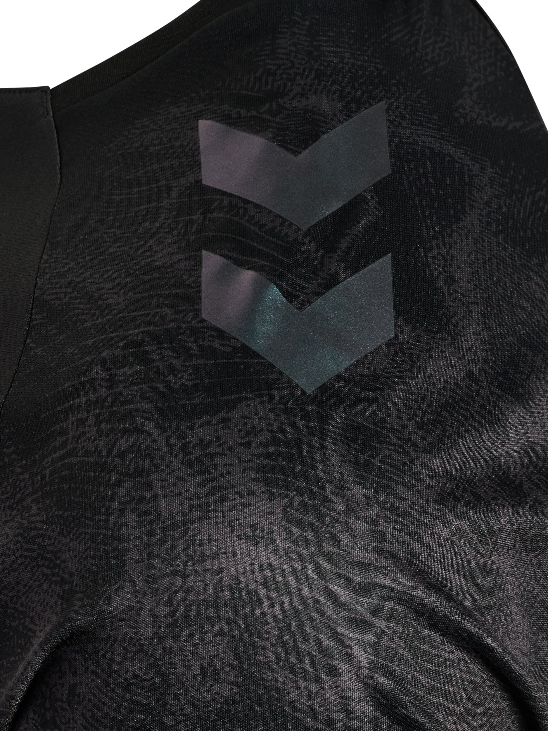 hmlBLAZE26 PRO TRAINING JERSEY S/S – BLACK