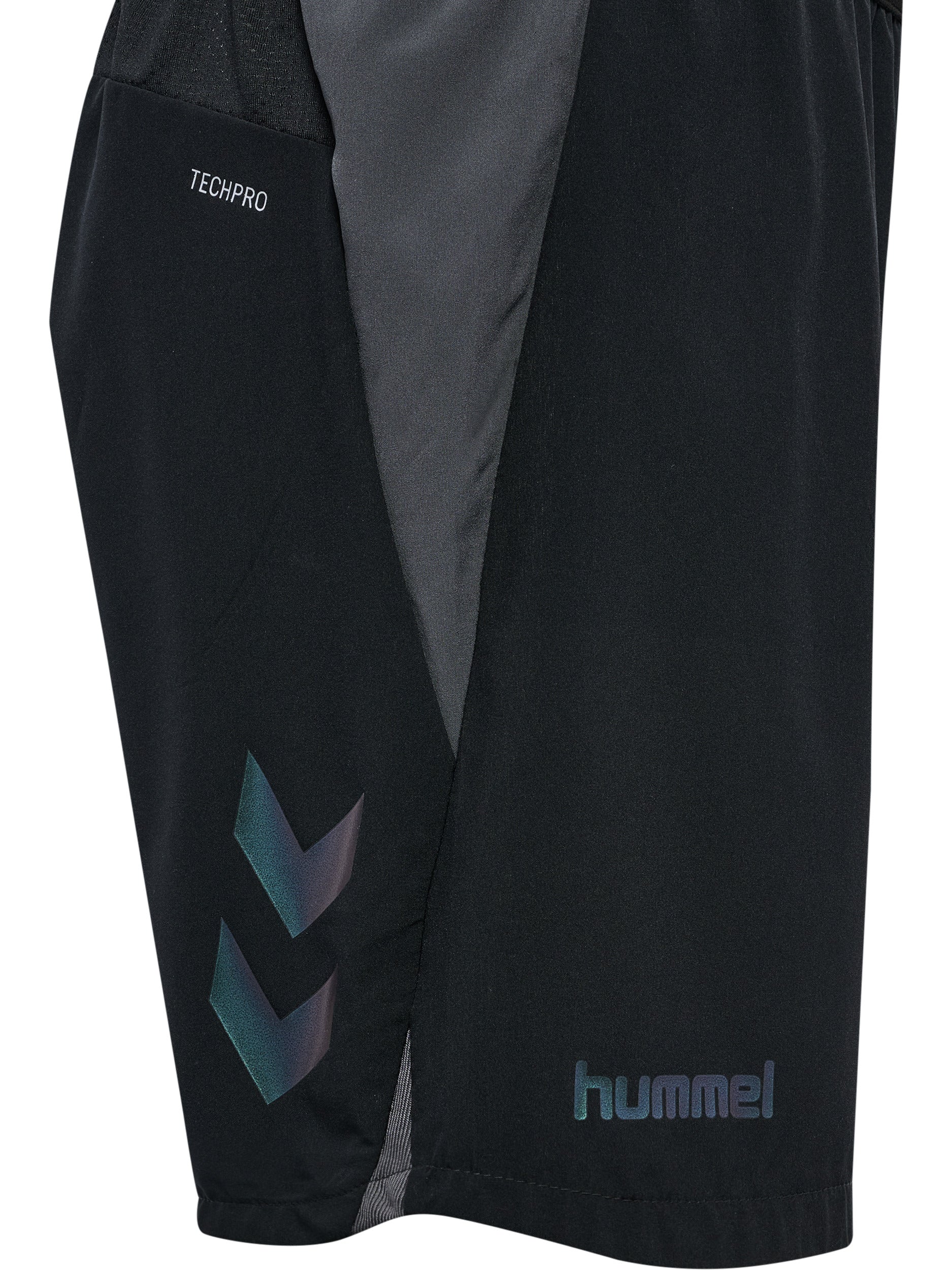 hmlBLAZE26 PRO TRAINING SHORTS KIDS – BLACK