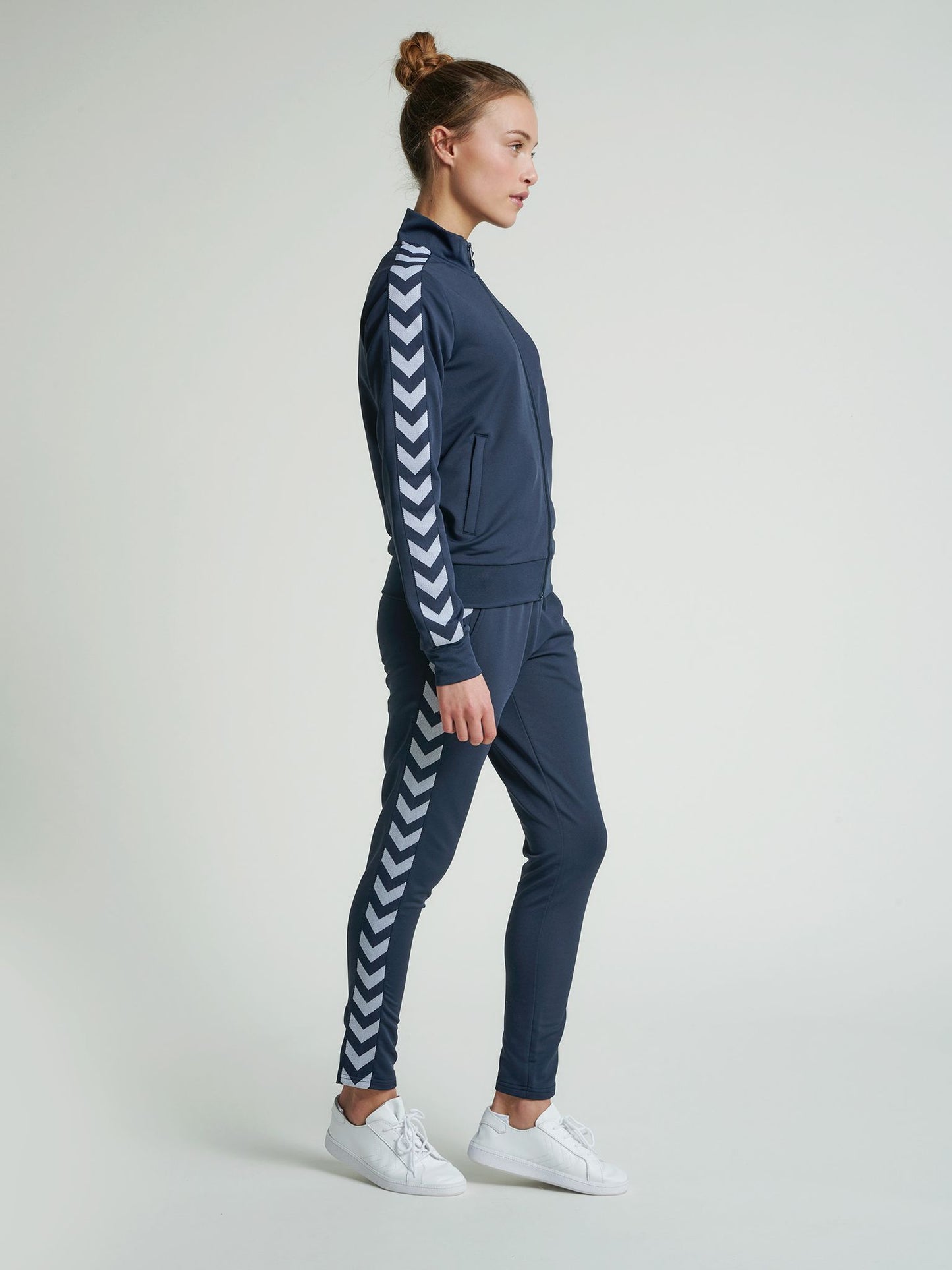 hmlNELLY 2.0 ZIP JACKET