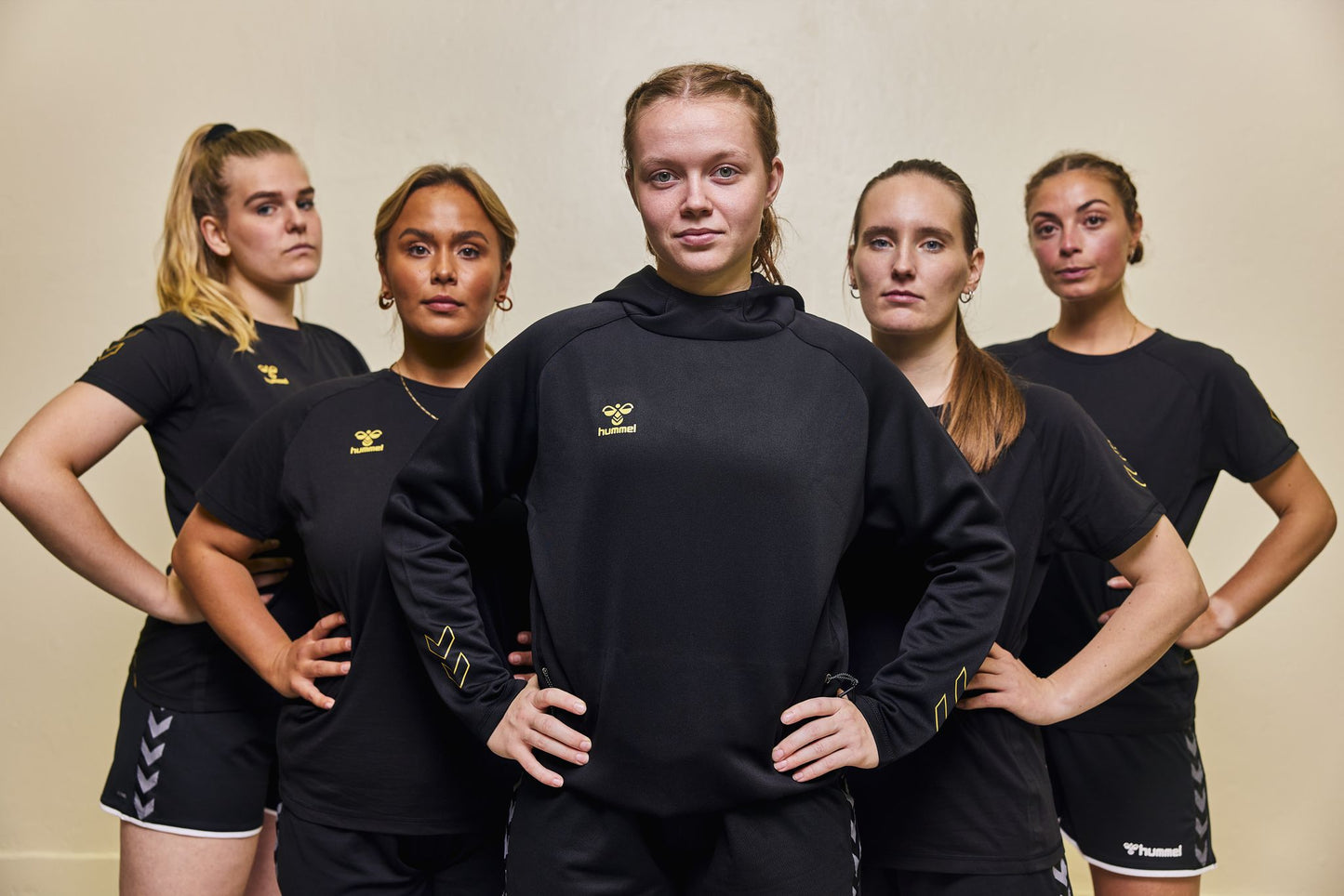 hmlCIMA XK HOODIE WOMAN