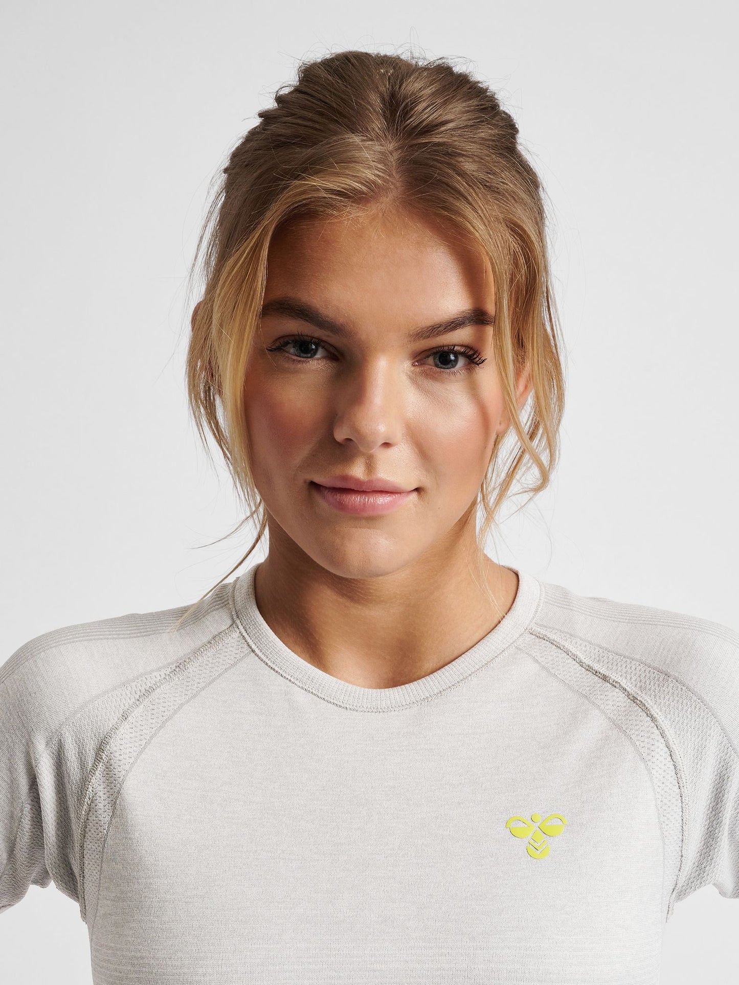 hmlGG12 TRAINING SEAMLESS S/S WOMAN