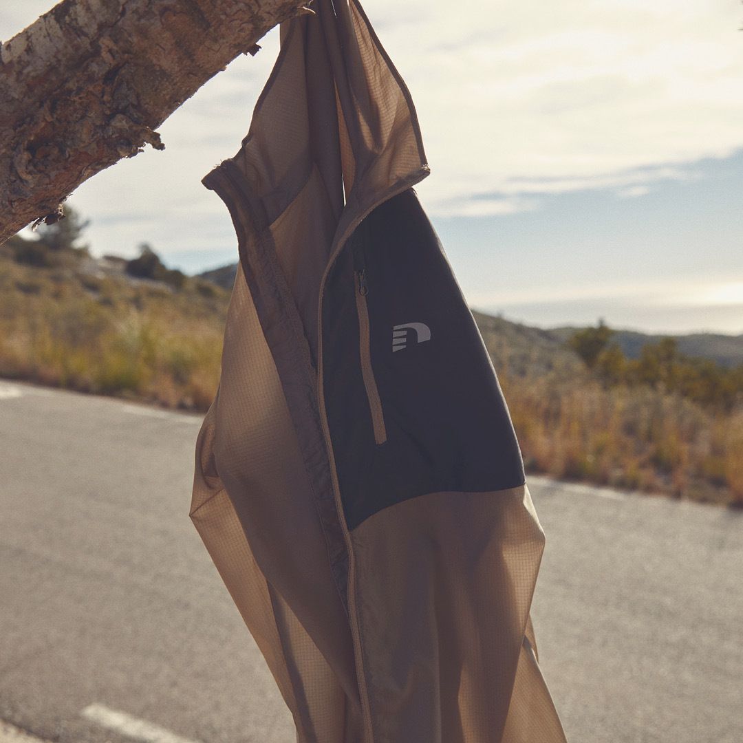 WOMEN PACKABLE TECH JACKET