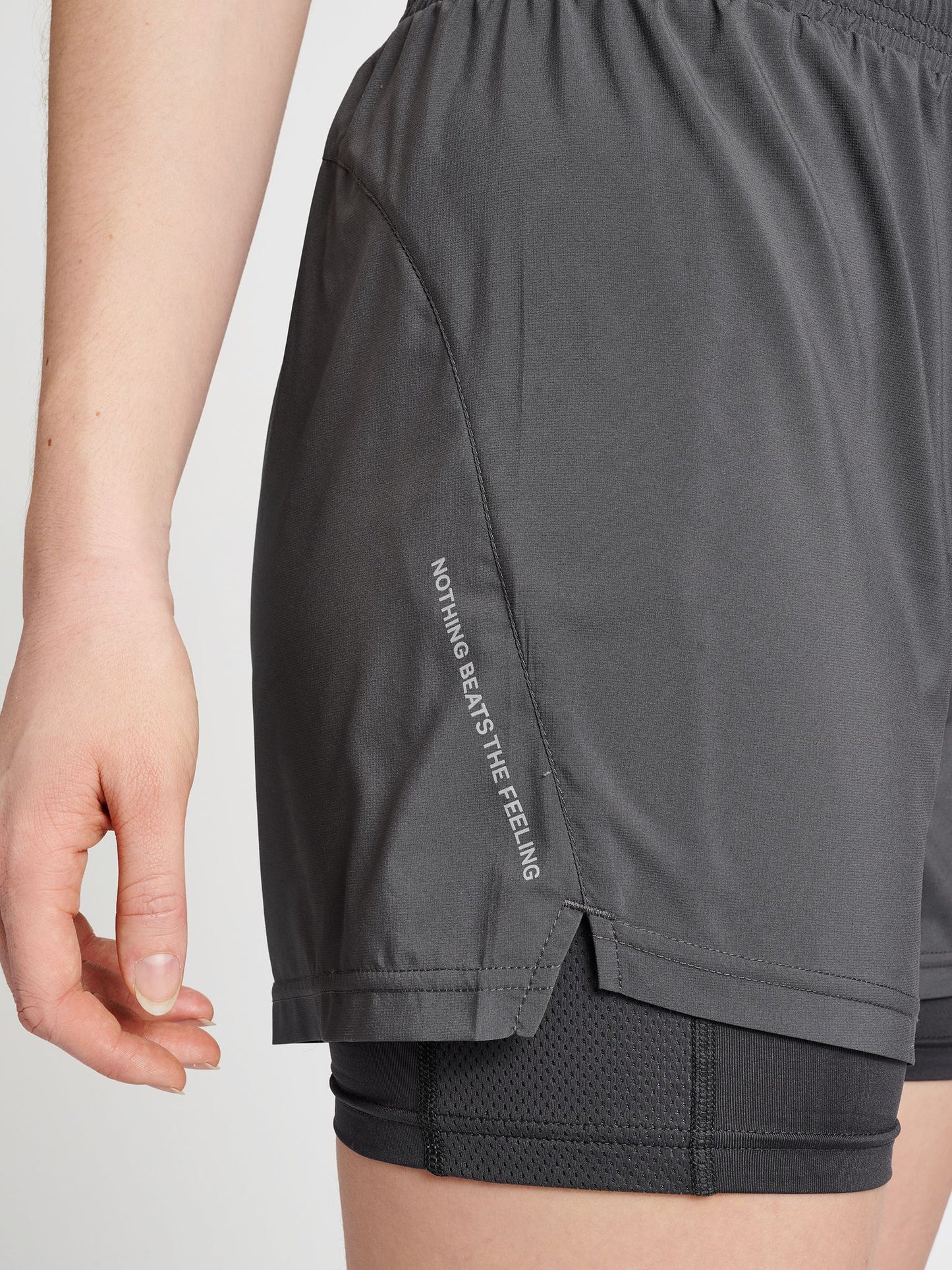 WOMEN 2-IN-1 RUNNING SHORTS