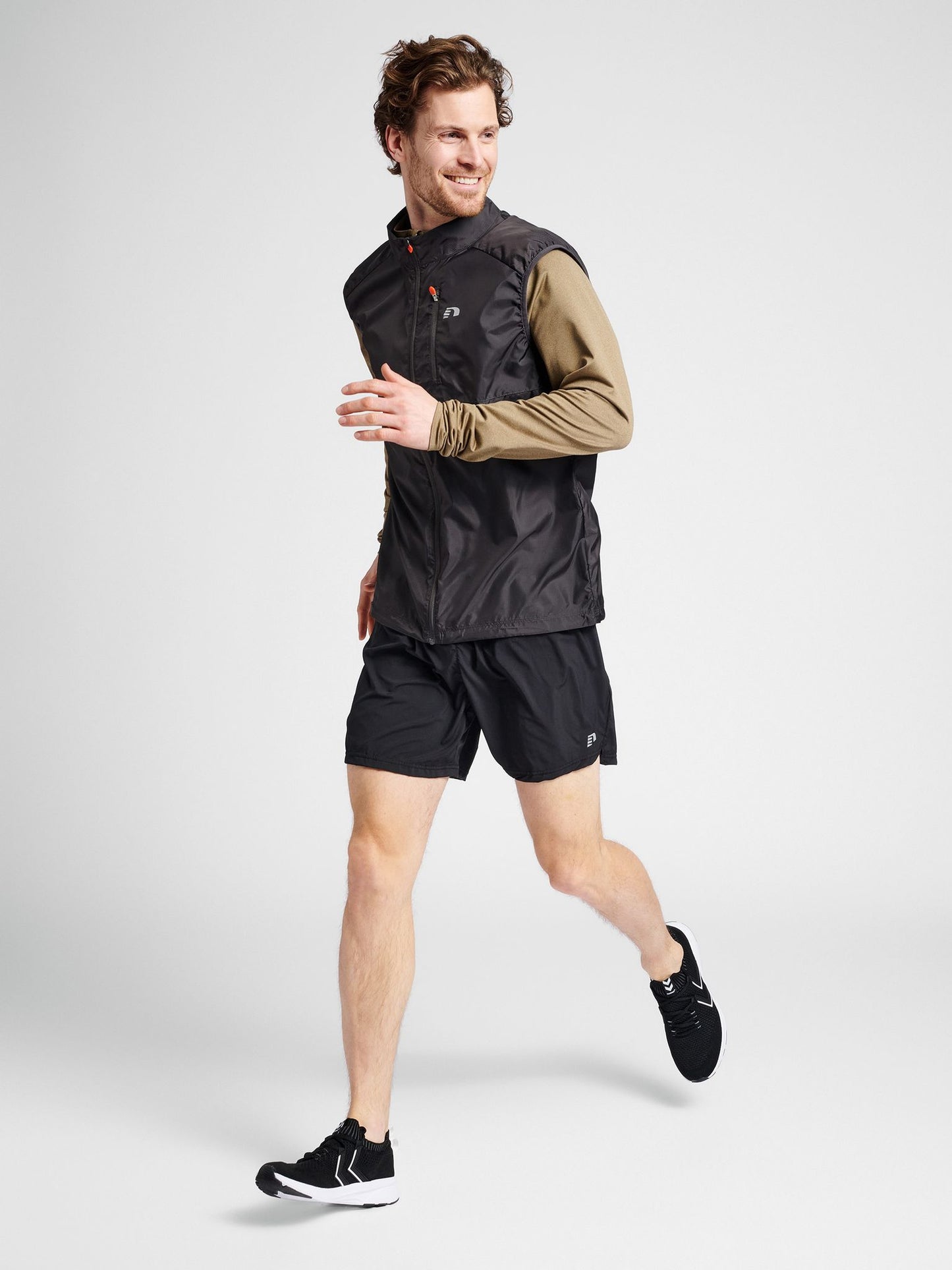 MEN PACKABLE TECH GILET