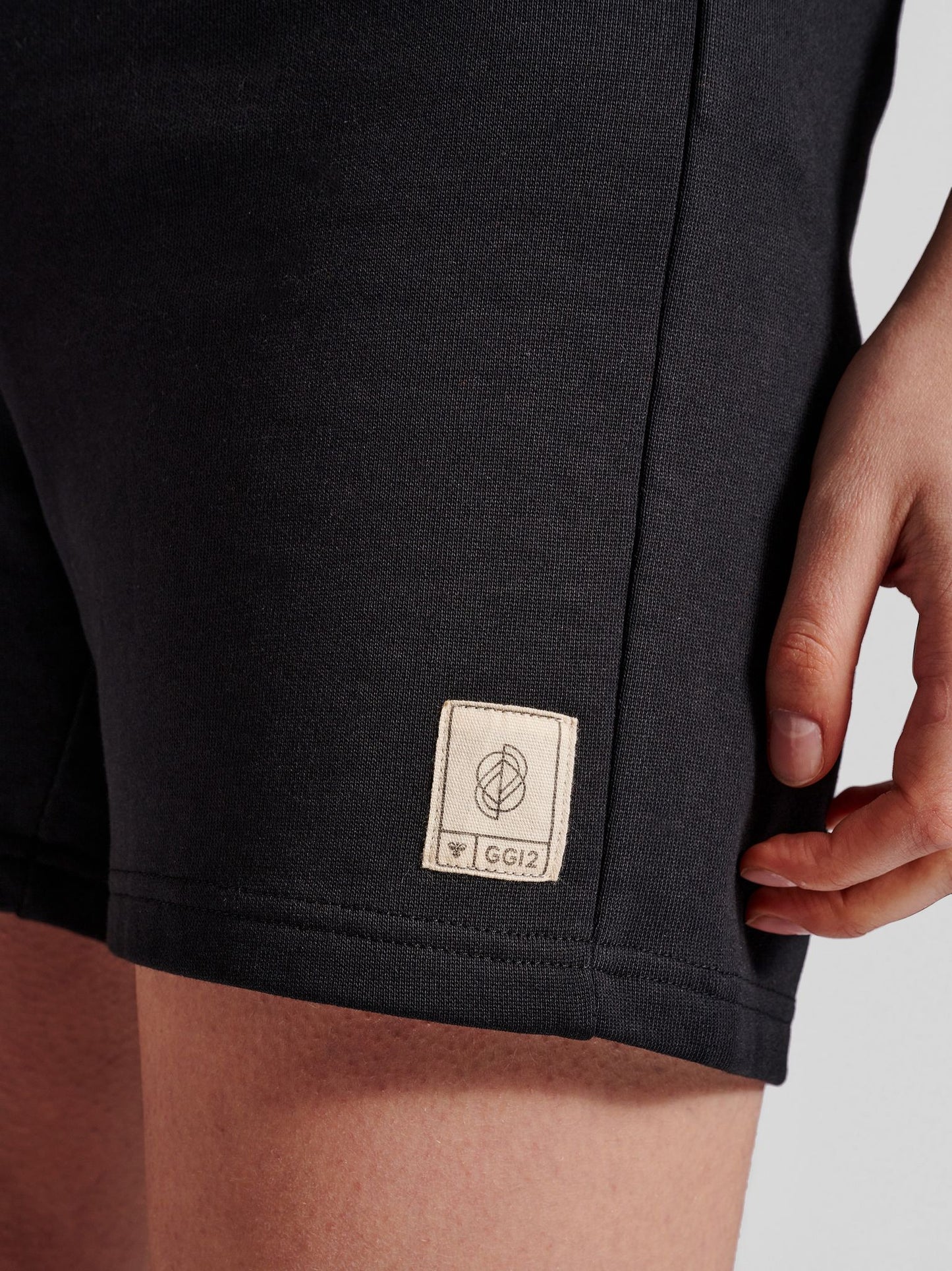 hmlGG12 SWEAT SHORTS WOMAN