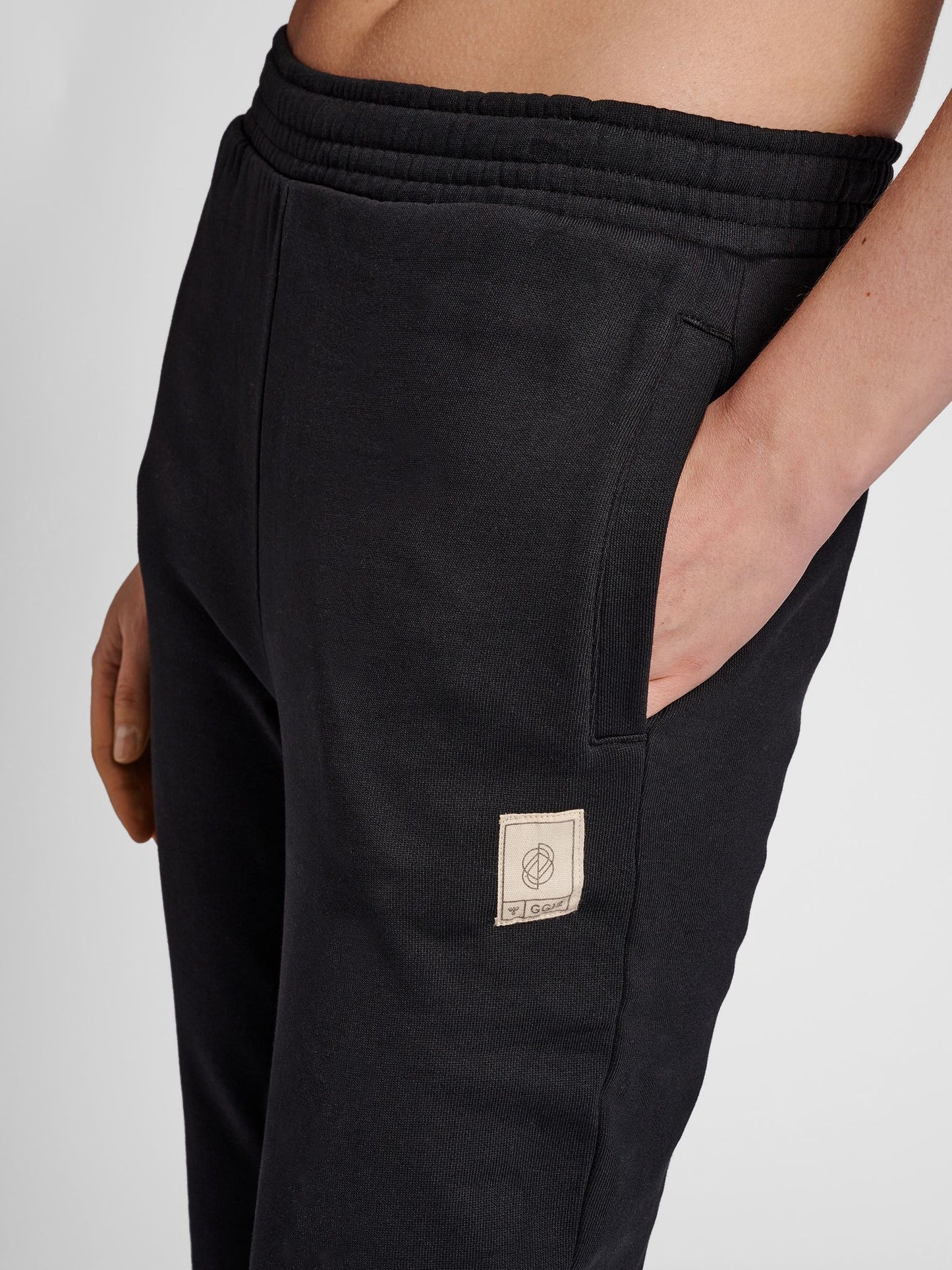 hmlGG12 SWEAT PANTS WOMAN