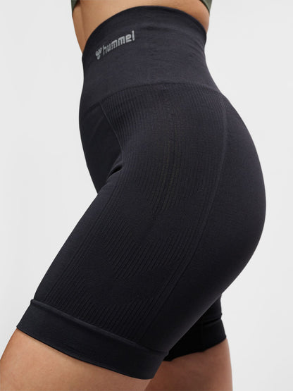 hmlTIF SEAMLESS SHORTS