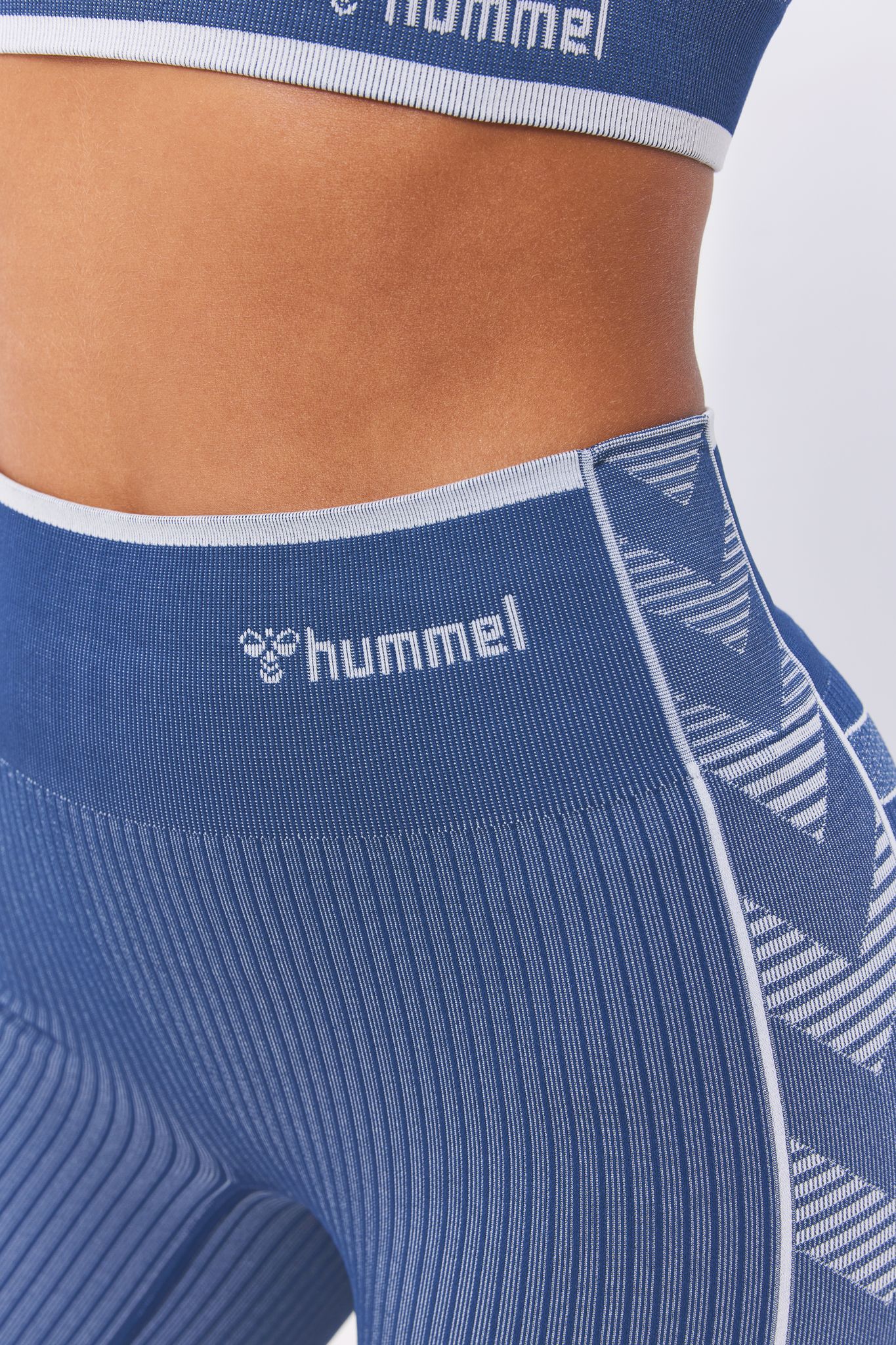 hmlMT BLAZE SEAMLESS MW TIGHTS