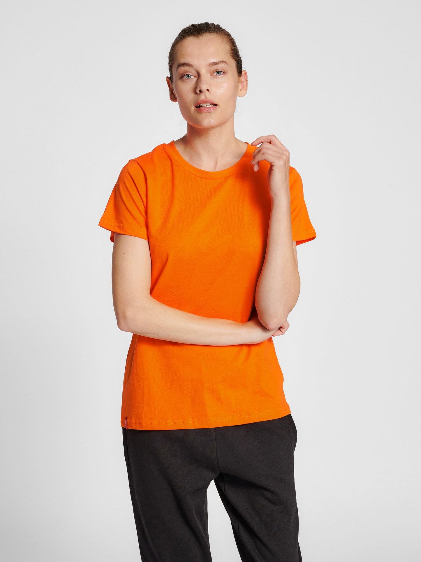 hmlRED BASIC T-SHIRT S/S WOMAN