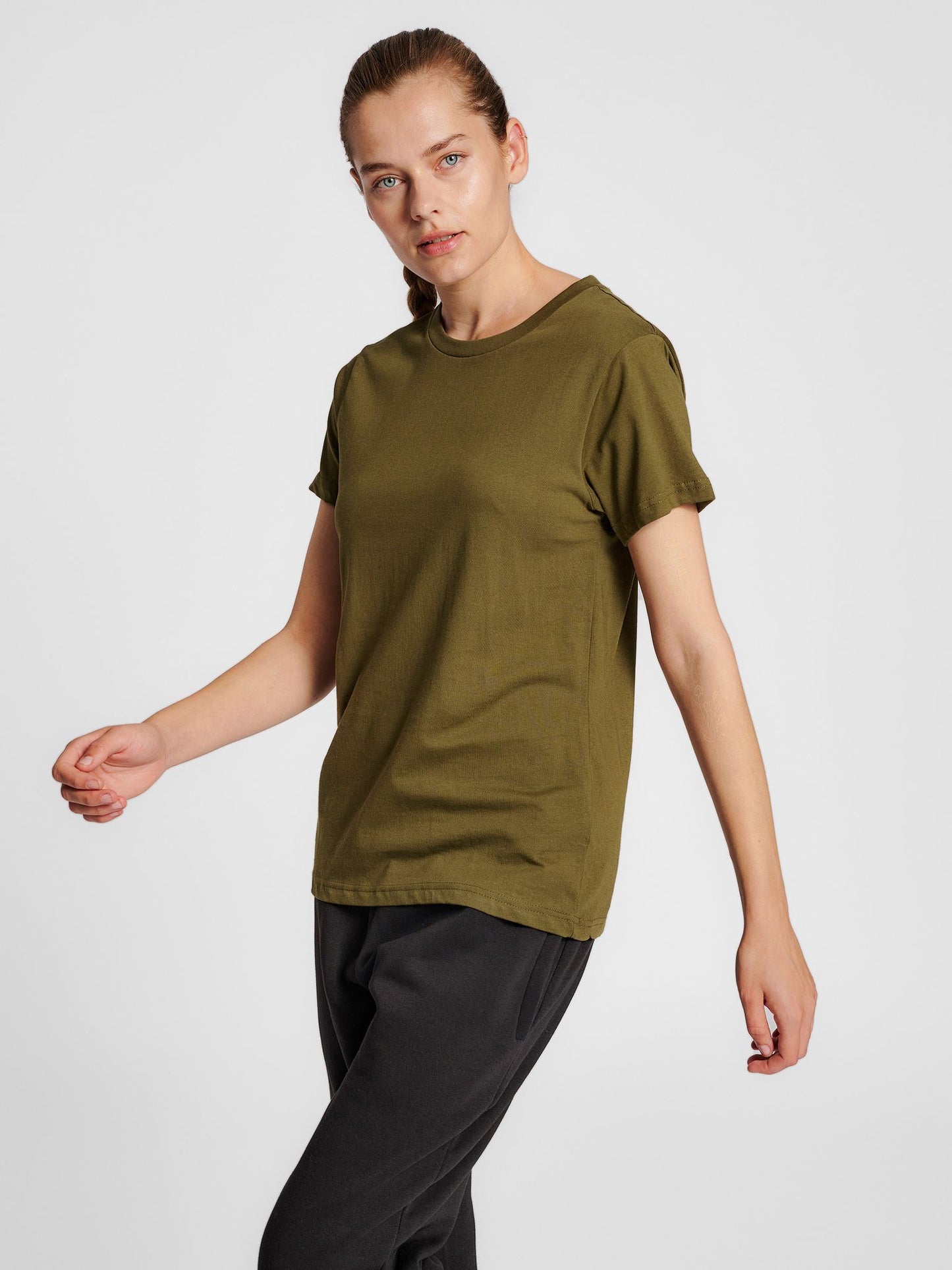 hmlRED BASIC T-SHIRT S/S WOMAN