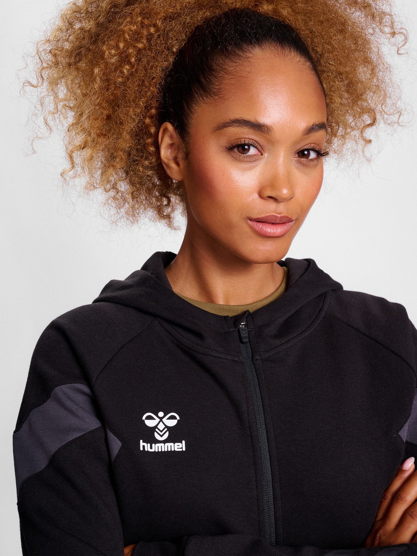 hmlTRAVEL ZIP HOODIE WOMAN