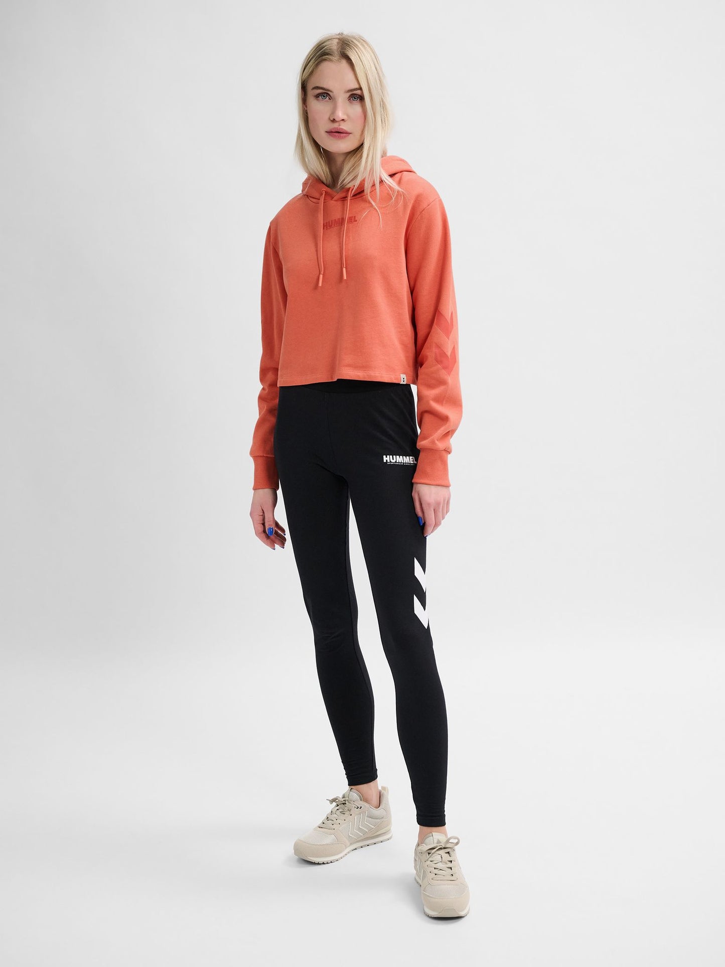 hmlLEGACY WOMAN CROPPED HOODIE