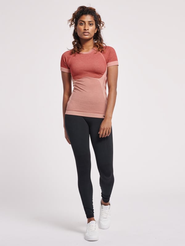 hmlCLEA SEAMLESS TIGHT T-SHIRT