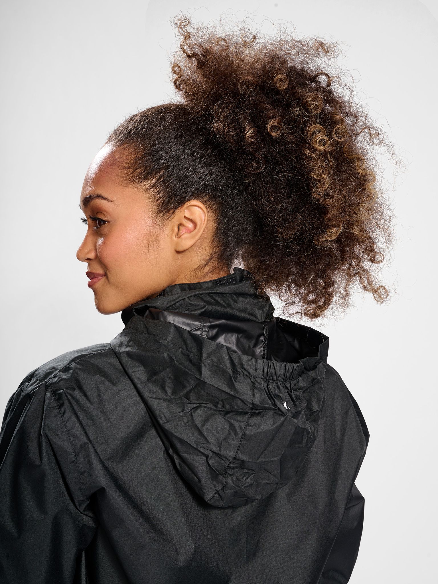 hmlCORE XK SPRAY JACKET