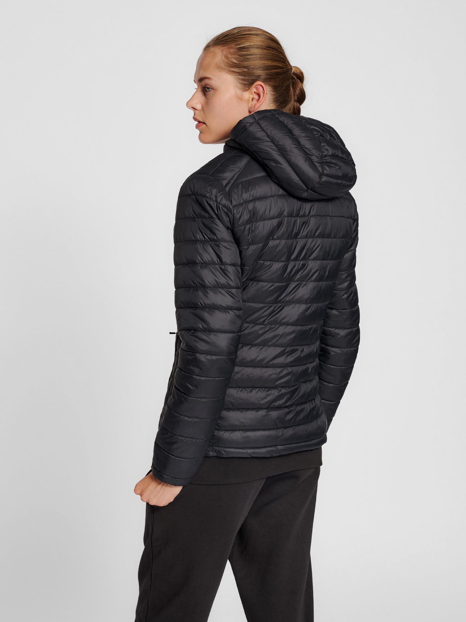 hmlRED QUILTED HOOD JACKET WOMAN